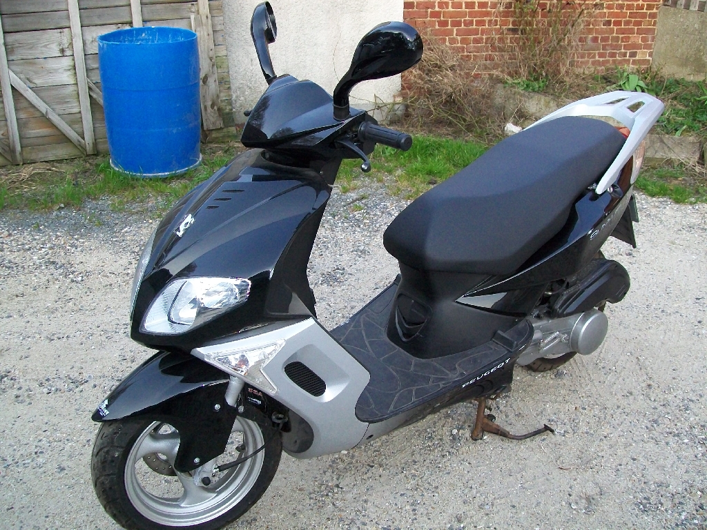 Scooter PEUGEOT Sum Up 125  occasion